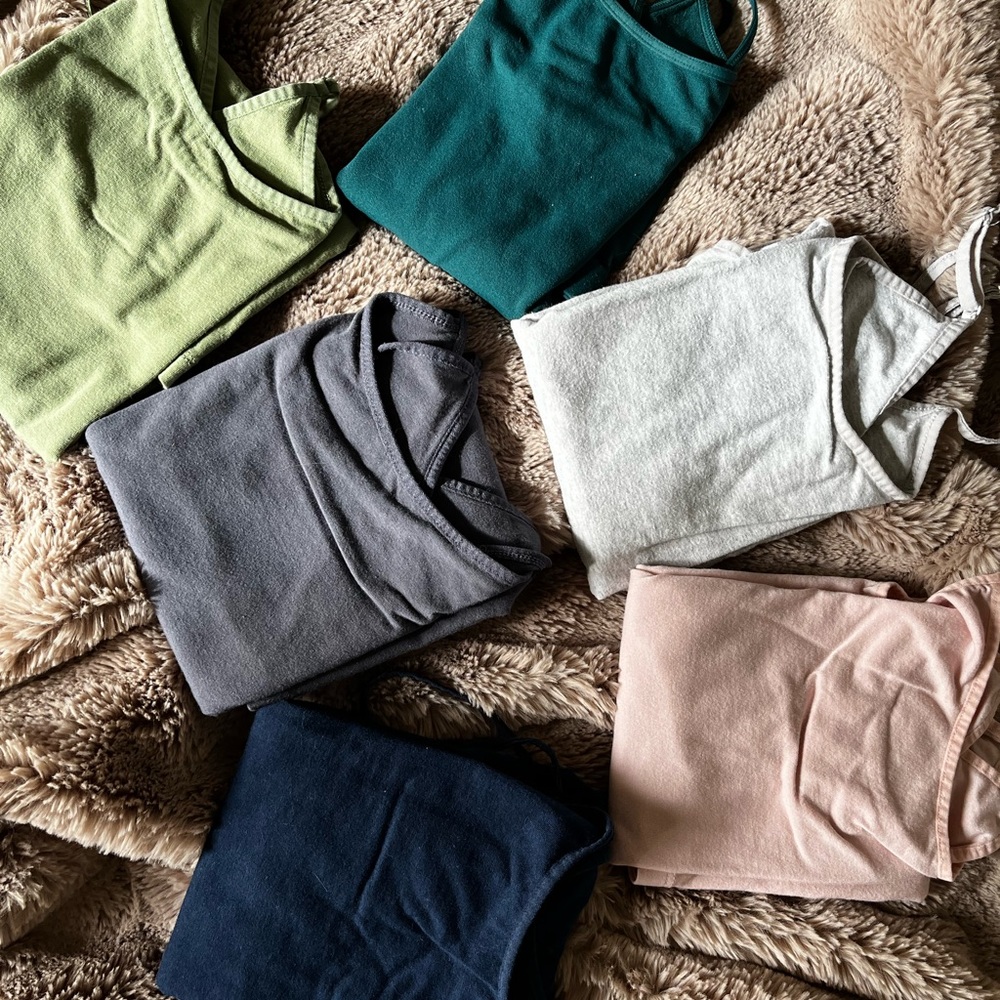 Set of 6 Tank Tops (Size Medium) #closetbasics